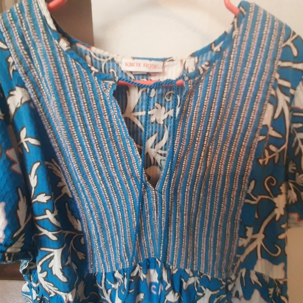 Knox Rose Blue and White Flowy Boho Blouse 1x - Picture 5 of 7